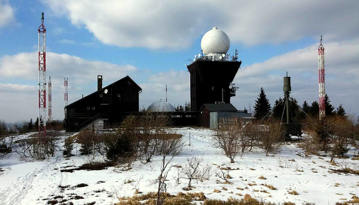 Rádiolokátory SHMÚ slúžia na meranie oblačnosti a zrážok